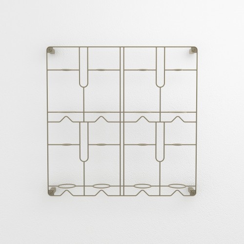 Grille murale design pour bouteilles de Vin. Présentoir en métal pour cavistes, restaurants et épicerie fine